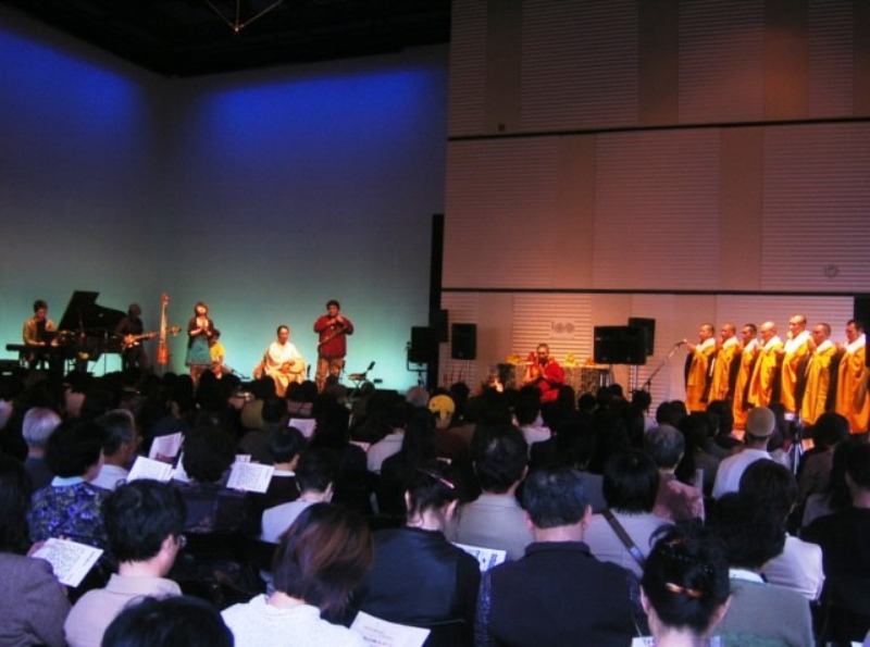 ●2004 11/13 和歌山から世界へ！「平和の祈りコンサート at 和歌の浦アートキューブ」